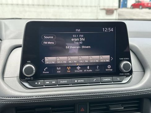 Used 2024 Nissan Rogue S AWD/4WD image 14
