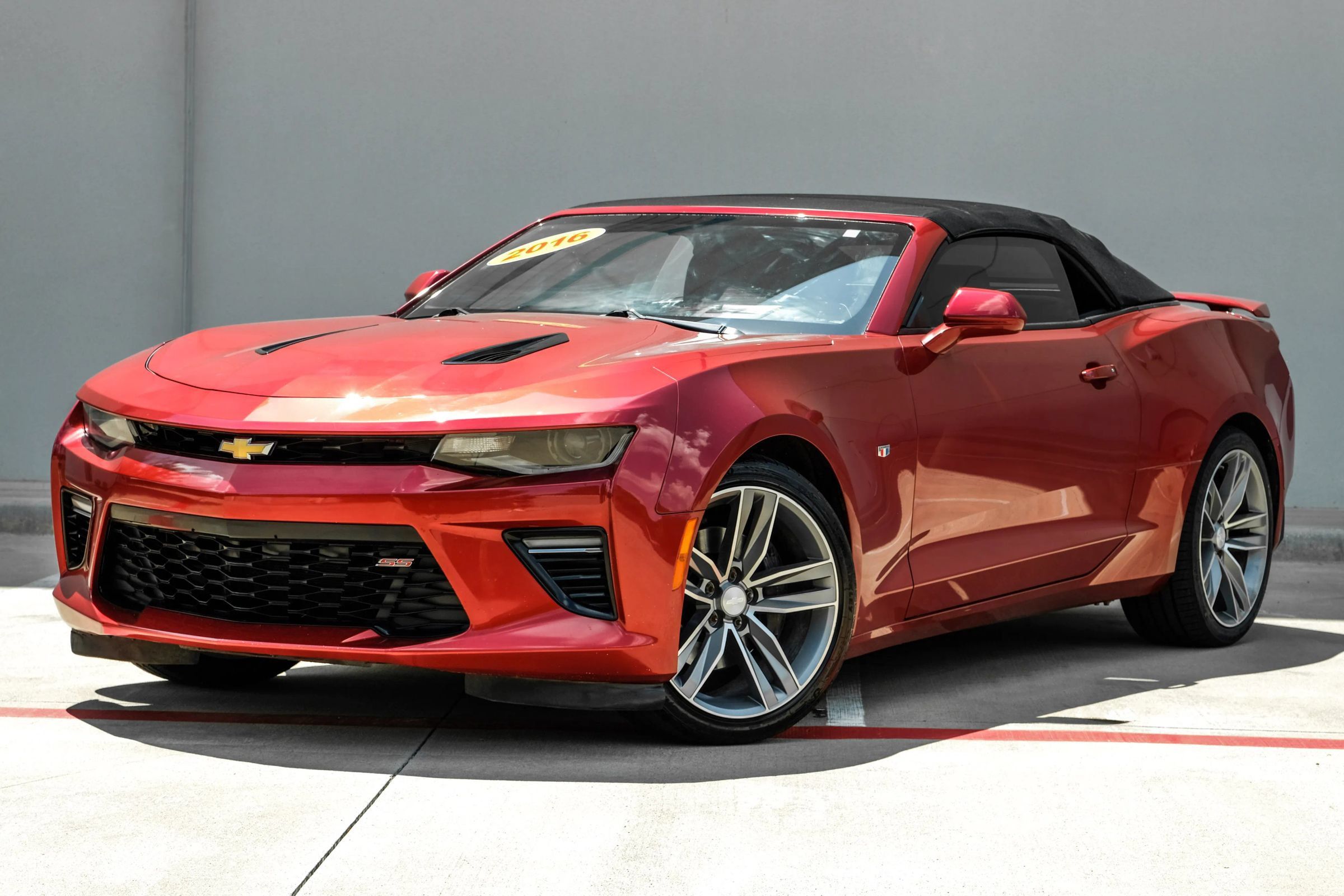 Used 2016 Chevrolet Camaro SS RWD image 12