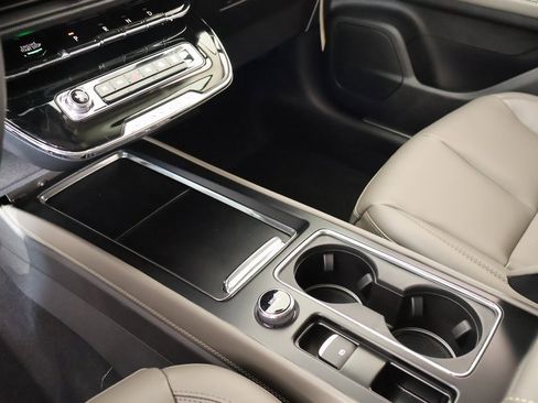 New 2026 Lincoln Corsair Premiere image 9