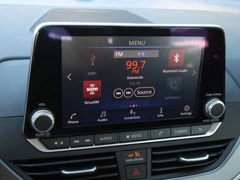 Certified 2025 Nissan Altima 2.5 SR FWD image 17