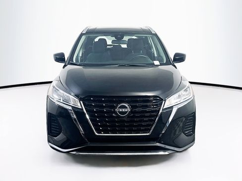 Used 2024 Nissan Kicks SV image 2