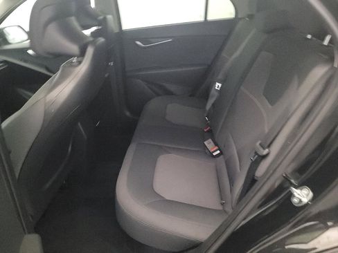 Used 2023 Kia Niro LX FWD image 18