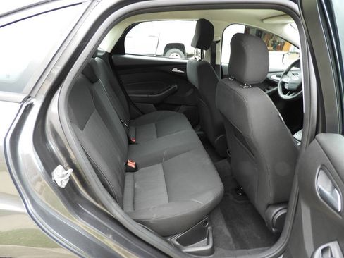 Used 2017 Ford Focus SE FWD image 26