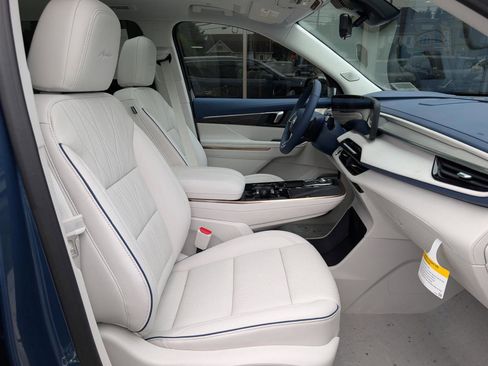 New 2026 Buick Enclave Avenir w/ Super Cruise Package image 9