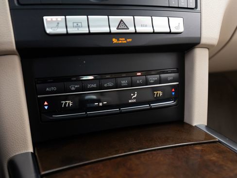 Used 2016 Mercedes-Benz E 350 Sedan image 37