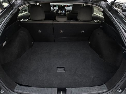 Used 2021 Toyota Prius LE image 22