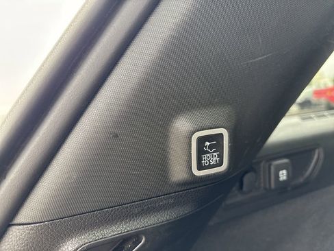 Used 2023 Jeep Grand Cherokee Overland image 11