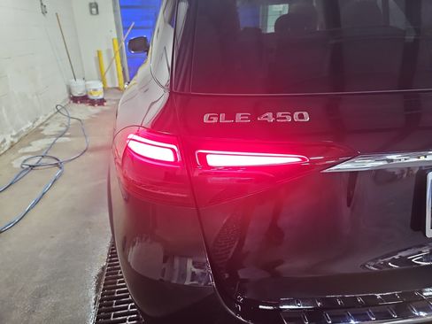 Used 2024 Mercedes-Benz GLE 450 4MATIC image 36