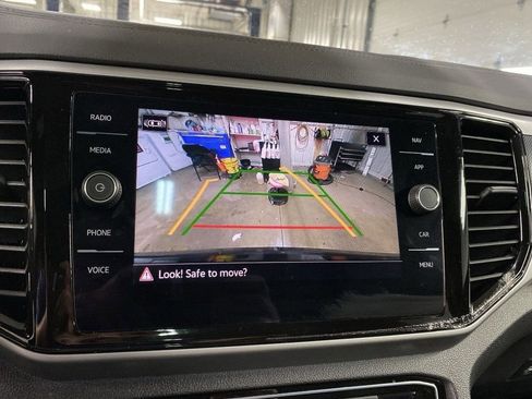 Used 2023 Volkswagen Atlas Cross Sport SEL R-Line image 11