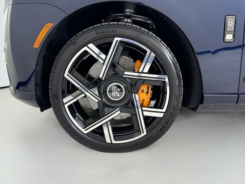 Certified 2025 Rolls-Royce Cullinan Black Badge w/ Leather Finishing Pack AWD/4WD image 10