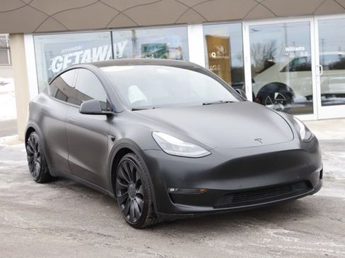 Used 2022 Tesla Model Y Performance image 1