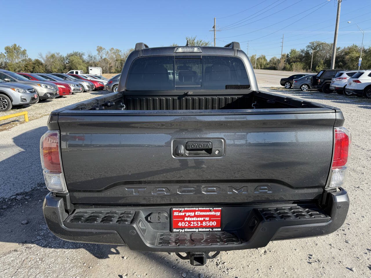 Used 2017 Toyota Tacoma Limited w/ Tow Package AWD/4WD image 4