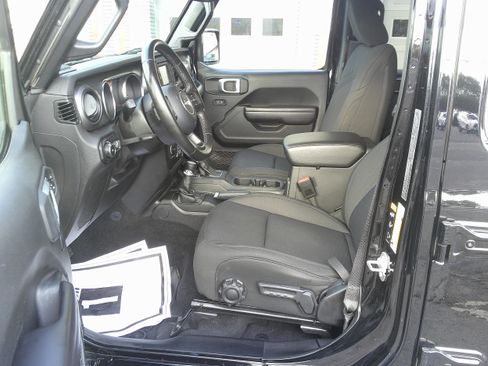 Used 2021 Jeep Wrangler Unlimited Sport image 13