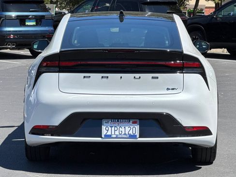 Used 2025 Toyota Prius FWD image 4