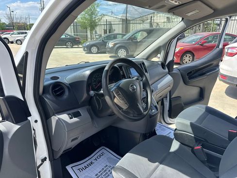 Used 2019 Nissan NV200 S image 24