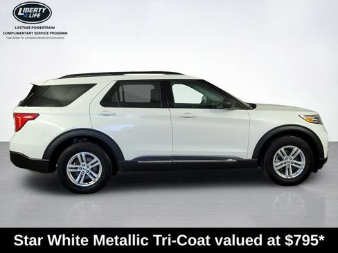 Used 2023 Ford Explorer XLT AWD/4WD image 2