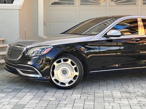 Used 2018 Mercedes-Benz Maybach S 560 4MATIC image 3