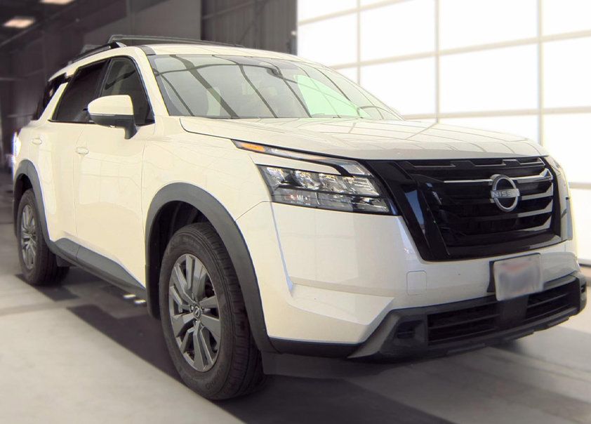 Used 2024 Nissan Pathfinder SV w/ Black Appearance Package FWD image 6