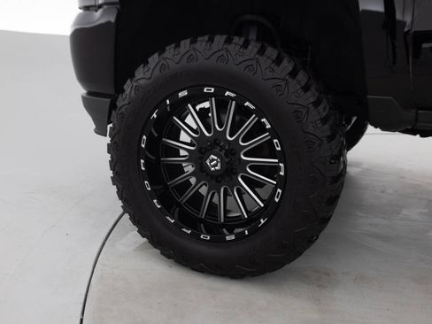 Used 2017 Chevrolet Silverado 1500 LTZ Z71 w/ Realtree Edition AWD/4WD image 18