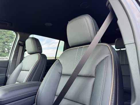 New 2026 Chevrolet Traverse High Country w/ LPO, Floor Liner Package AWD/4WD image 14