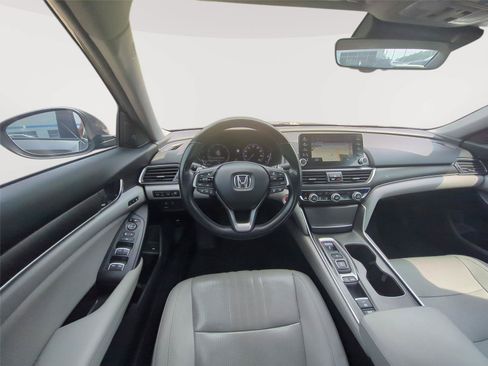 Used 2020 Honda Accord Touring image 31