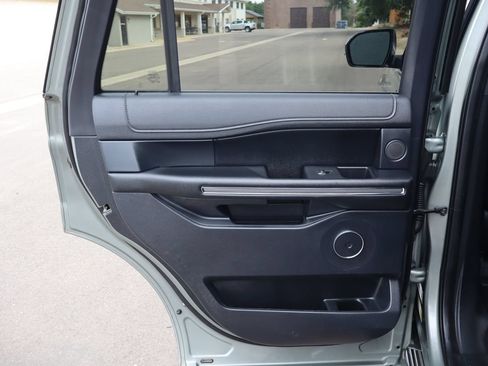 Used 2019 Ford Expedition XLT w/ Equipment Group 202A AWD/4WD image 26