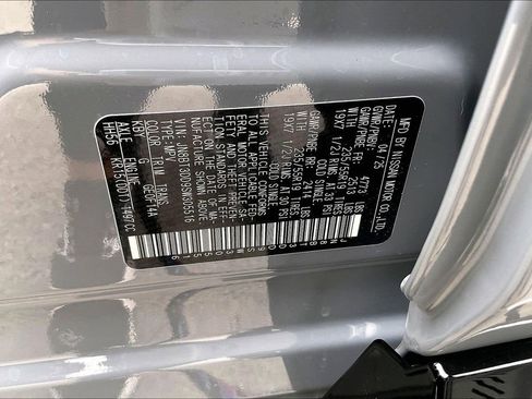 Used 2025 Nissan Rogue Platinum AWD/4WD image 44