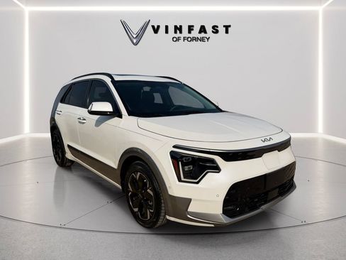 Used 2023 Kia Niro Wave FWD image 5
