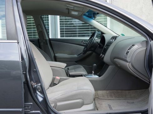 Used 2010 Nissan Altima 2.5 FWD image 32