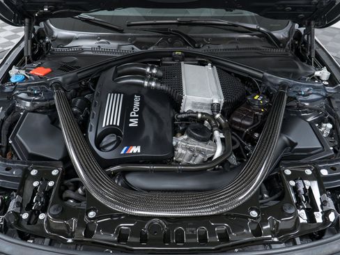 Used 2018 BMW M3 RWD image 9