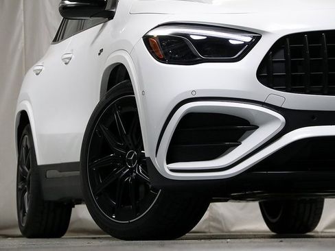 Certified 2025 Mercedes-Benz GLA 35 AMG 4MATIC image 4