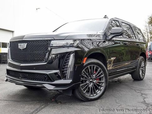Used 2024 Cadillac Escalade V w/ LPO, ONYX Package AWD/4WD image 2