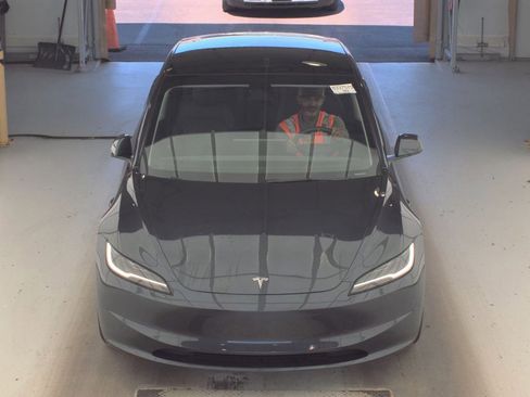 Used 2024 Tesla Model 3 Standard Range RWD image 2