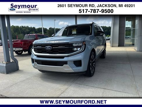 Used 2025 Ford Expedition Platinum w/ Driver's Package AWD/4WD image 1
