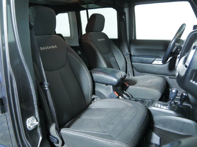Used 2017 Jeep Wrangler Unlimited Sahara AWD/4WD image 13