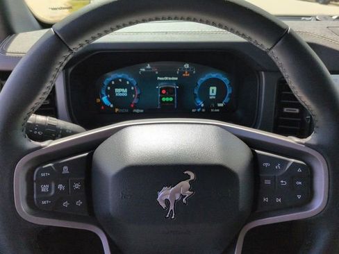 New 2025 Ford Bronco Badlands image 28