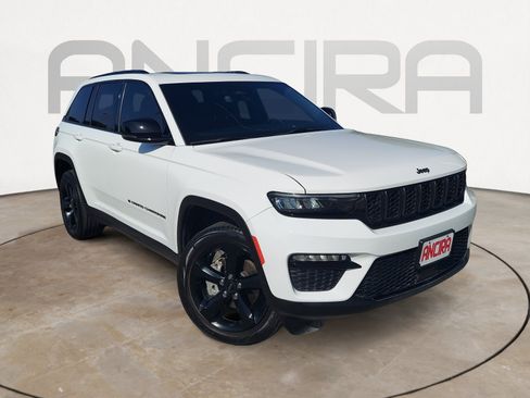 Used 2024 Jeep Grand Cherokee Limited AWD/4WD image 4