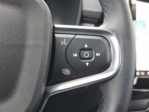 Used 2023 Volvo XC40 B5 Ultimate w/ Protection Package Premier image 18