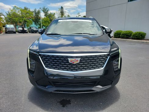 Certified 2025 Cadillac XT4 Premium Luxury FWD image 8