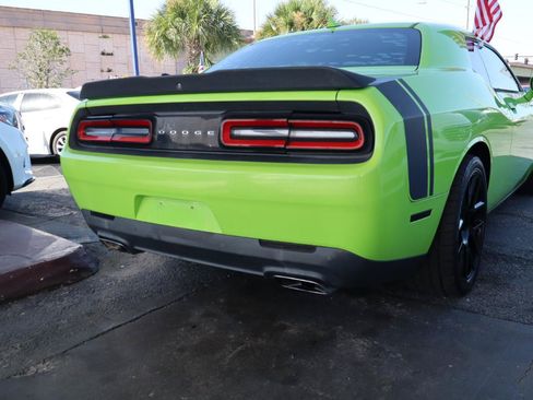 Used 2015 Dodge Challenger R/T Scat Pack w/ Leather Interior Group RWD image 26