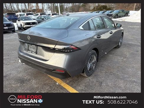 Used 2026 Nissan Sentra S w/ S Cold Weather Package FWD image 5