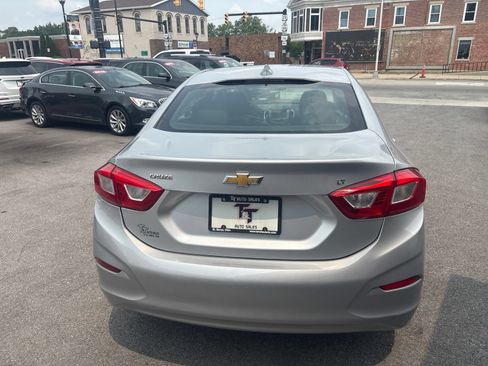 Used 2016 Chevrolet Cruze LT w/ Convenience Package FWD image 4