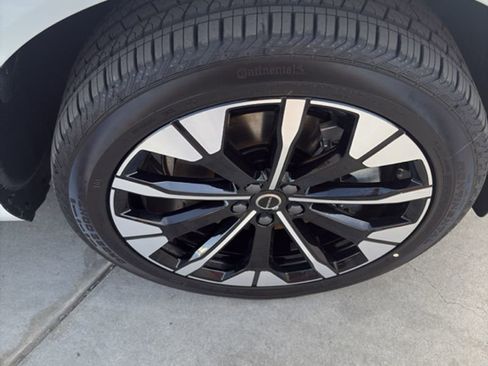 New 2026 Volvo XC60 T8 Plus w/ Protection Package Premier image 22