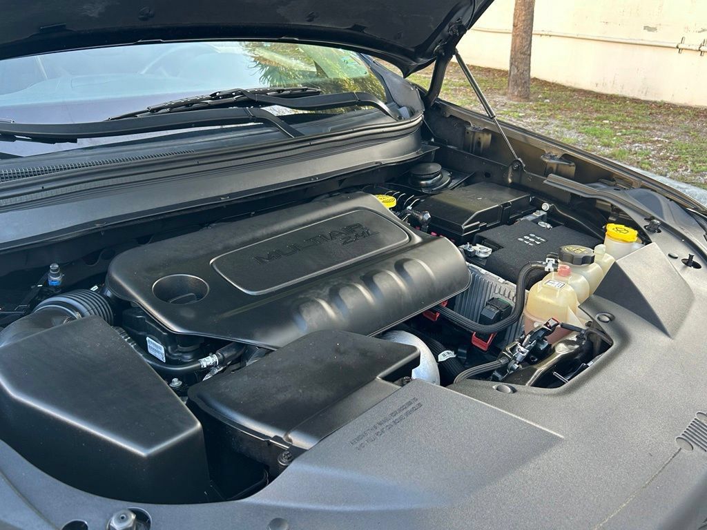 Used 2019 Jeep Cherokee Limited FWD image 28