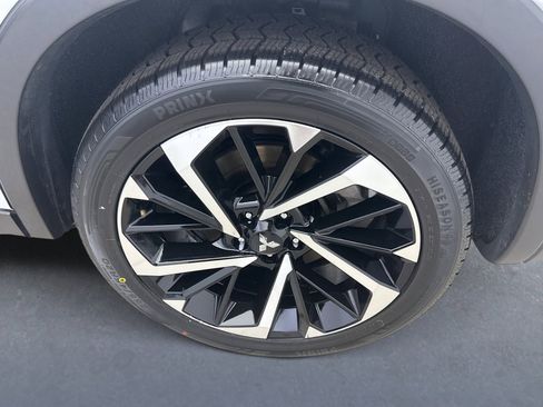 Used 2023 Mitsubishi Outlander SE image 22
