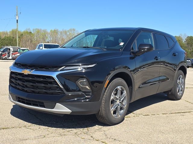 Used 2024 Chevrolet Blazer LT FWD image 1