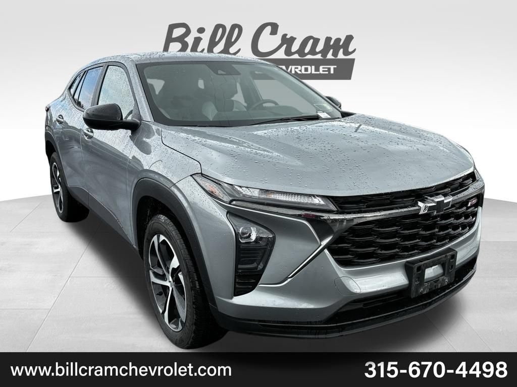 Used 2024 Chevrolet Trax RS FWD image 1