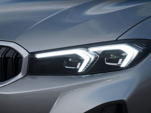 Used 2025 BMW 330i Sedan w/ Premium Package image 34