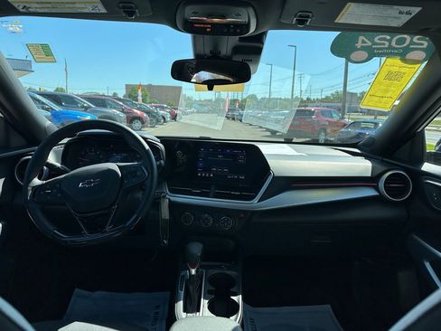 Certified 2024 Chevrolet Trax RS w/ Driver Confidence Package FWD image 12
