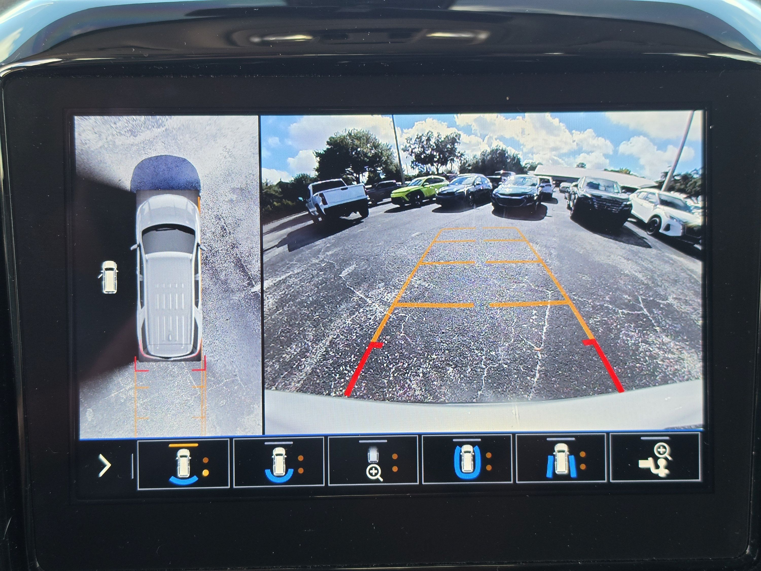 Used 2020 Chevrolet Traverse Premier w/ Redline Edition FWD image 31